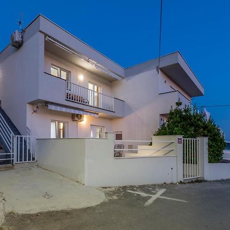 ポドストラナHouse With Private Pool Magdalenaアパートメント エクステリア 写真